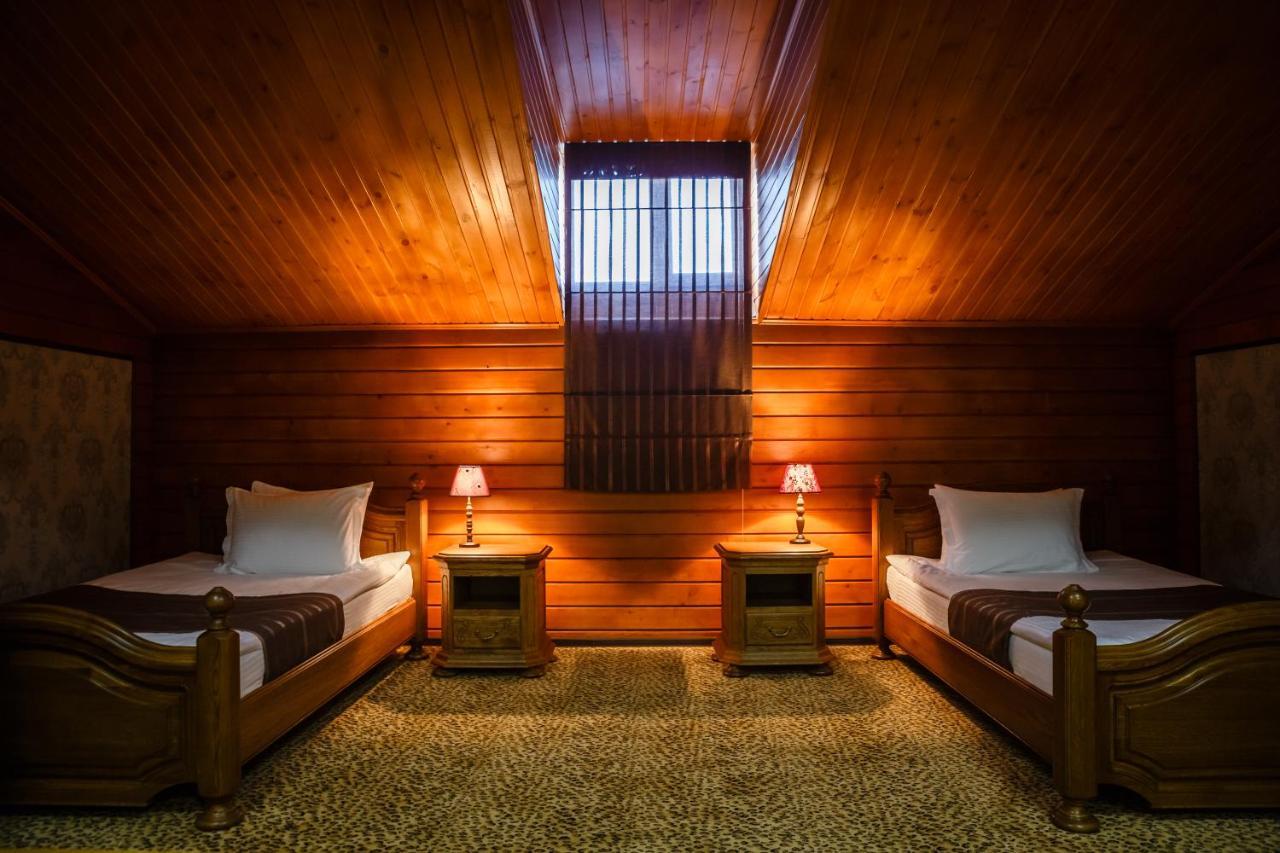 Guest House Chalet Тараз Екстер'єр фото