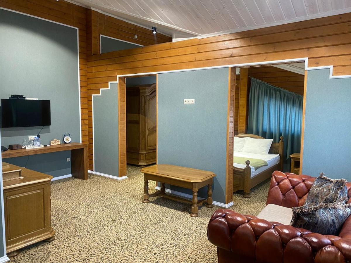 Guest House Chalet Тараз Екстер'єр фото